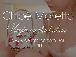 Petite Hottie Chloe Moretta Jungfrau Masturbation