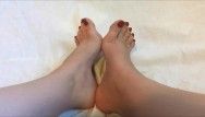Hawt pale legal age teenager showing off toes high arches and wrinkled soles red toenails
